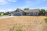 462 E 15th Pl 8.20